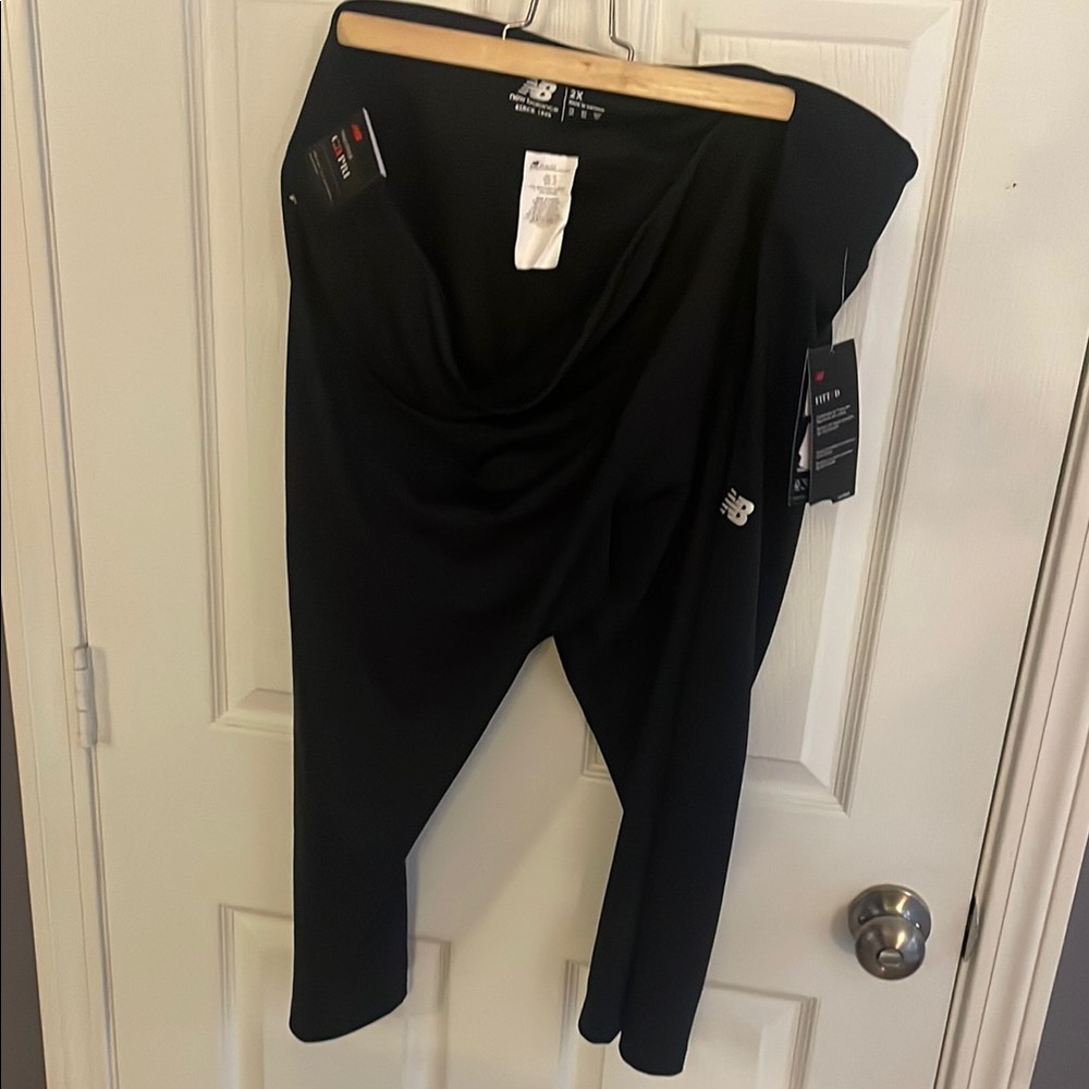 New Balance Women's Black Leggings